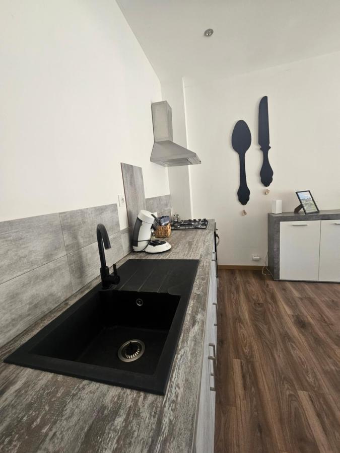 La Pergola 2 Apartment ลาการ์ดอัดเดมาร์ ภายนอก รูปภาพ